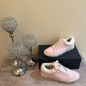 Tommy Hilfiger Olivee2 Casual Fashion Sneakers- Light Pink- Size 7.5 M- NIB